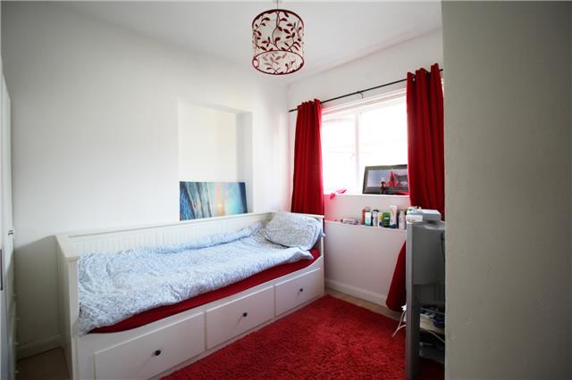  Image of 3 bedroom Semi-Detached Bungalow for sale in Sunny Bank London SE25 at Sunny Bank, London, SE25